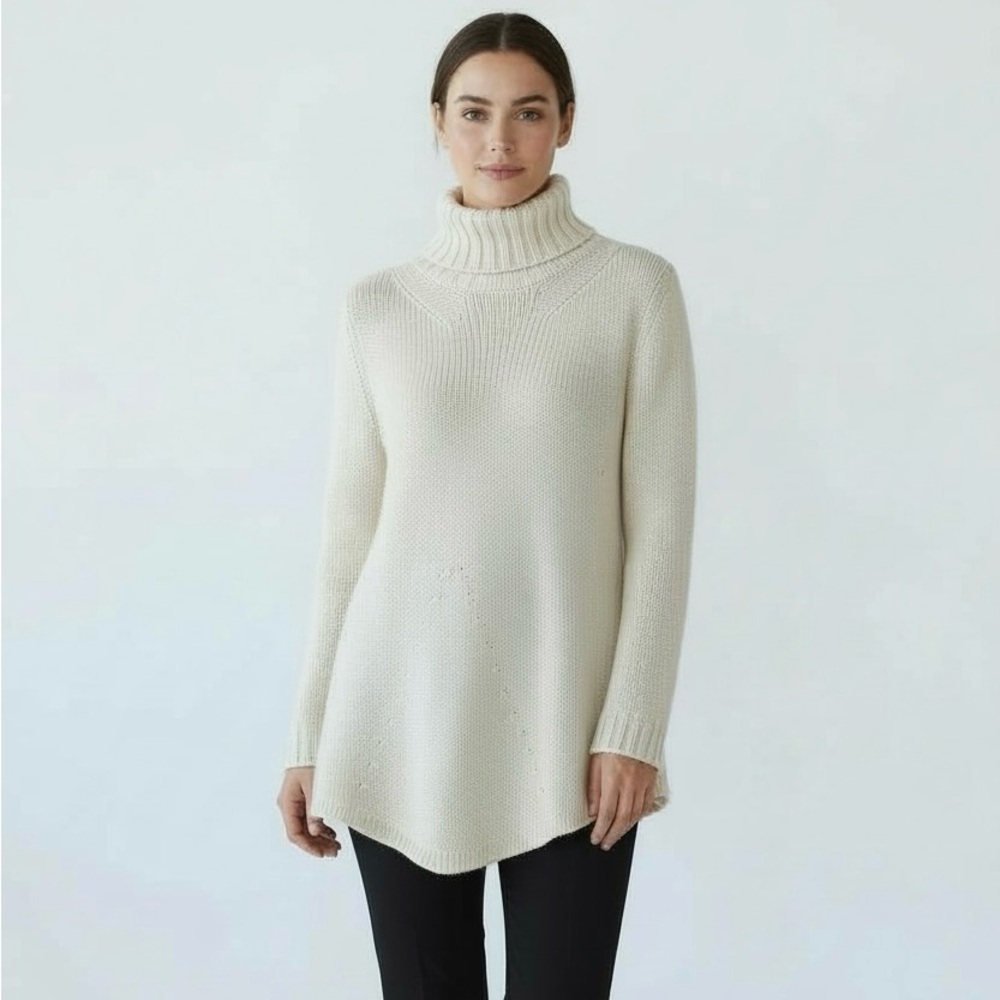 Vintage Women's Italian Cream Turtleneck Sweater - made in Italy